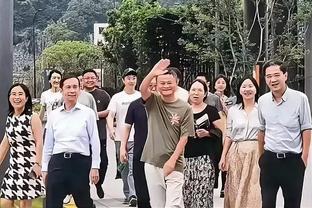 亨利：巴萨丢这么多球不是因为他们十人应战，而是开始恐慌了